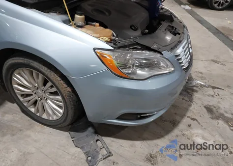 2013 Chrysler 200 Limited z USA, uszkodzony, nr VIN 1C3CCBCG4DN595800